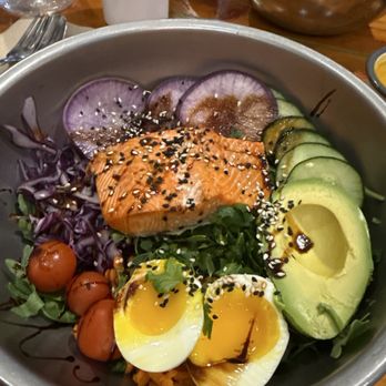 Yodelin - Wild salmon rice bowl - Seafood Near Me - Leavenworth, Washington