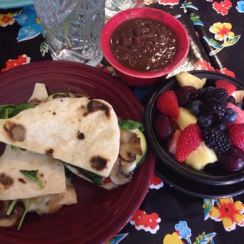 Jumbars - The portobello panini with a side of fruit and vegetarian chili - Desserts Near Me - Bethlehem, Pennsylvania