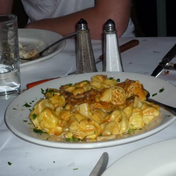 Patrizia's - Williamsburg - Pizza Near Me - Brooklyn, New York