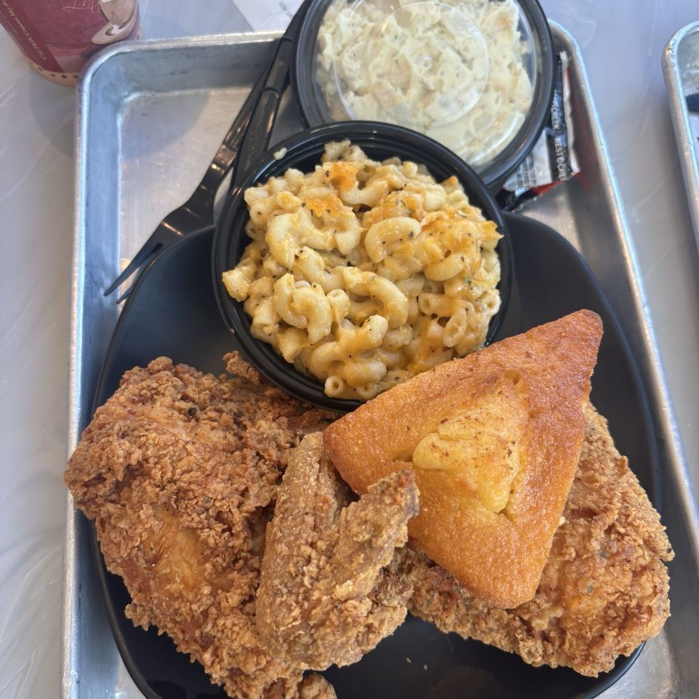 Cornbread Brooklyn - Fried Chicken 3 Pieces with 2 Sides - Soul Food Near Me - Brooklyn, New York Cornbread Brooklyn - Fried Chicken 3 Pieces with 2 Sides - Soul Food Near Me - Brooklyn, New York