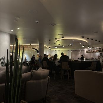 Roppongi Restaurant & Lounge - Dining room/bar - Sushi Bars Near Me - La Jolla, California Roppongi Restaurant & Lounge - Dining room/bar - Sushi Bars Near Me - La Jolla, California