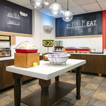 Hampton Inn Council Bluffs - Breakfast Area - Hotels Near Me - Council Bluffs, Iowa Hampton Inn Council Bluffs - Breakfast Area - Hotels Near Me - Council Bluffs, Iowa
