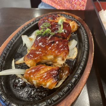Yi Sushi - Salmon Teriyaki Bento - Sushi Bars Near Me - El Cajon, California Yi Sushi - Salmon Teriyaki Bento - Sushi Bars Near Me - El Cajon, California