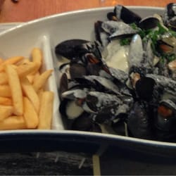 Le Petit Bouchot - Moules à la crème et à l'ail ...