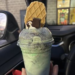 McBee's Shakes, Crepes & Cones - Crater Lake Quake