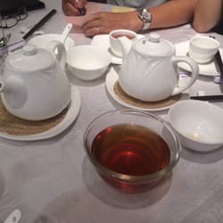 好彩海鮮酒家 - Wash your utensils using the tea.