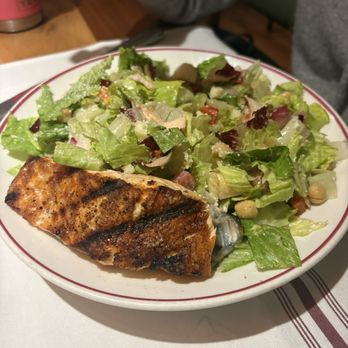Piatti - Salad with salmon - Italian Near Me - Mill Valley, California Piatti - Salad with salmon - Italian Near Me - Mill Valley, California