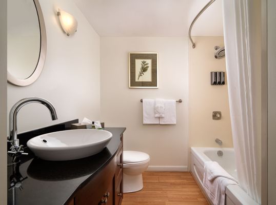 Huntingdon Hotel & Suites by null