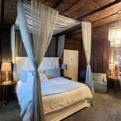 Jailer's Inn Bed & Breakfast - 1819 Room.