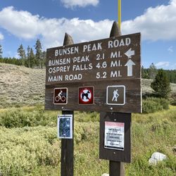 Bunsen Peak - Sign at beginning of trailhead