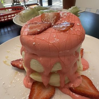 Cloud Nine Cafe Hawaii - Strawberry soufflé pancakes - Desserts Near Me - Honolulu, Hawaii