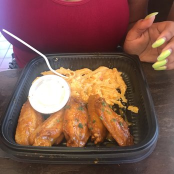 Cuzzo's Cuisine - BBQ wings with Mac and Lobster Mac & Cheese - Southern Near Me - Charlotte, North Carolina Cuzzo's Cuisine - BBQ wings with Mac and Lobster Mac & Cheese - Southern Near Me - Charlotte, North Carolina