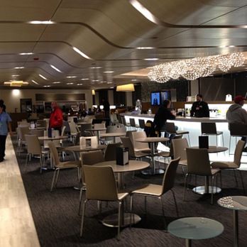 United Club Terminal B - Airport Lounges Near Me - Boston, Massachusetts