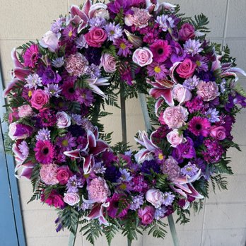 Salinas Flowers - Sympathy Wreath- Different colors to choose from - Florists Near Me - Salinas, California Salinas Flowers - Sympathy Wreath- Different colors to choose from - Florists Near Me - Salinas, California