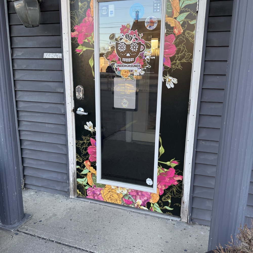 Undergrounds Coffee House and Roastery - Coffee Roasteries Near Me - Buffalo, New York