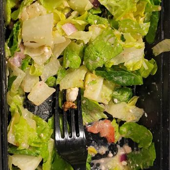Birds Nest Cafe - Spinach strawberry salad - Cafes Near Me - Los Angeles, California
