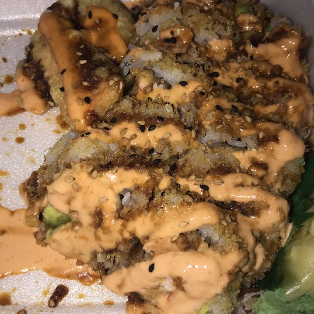 Kumi Ko - Salmon tempura roll - Japanese Near Me - Compton, California