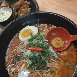 Spicy Chicken Ramen / 麻辣雞扒拉麵