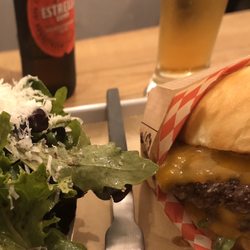 Curb Burgers