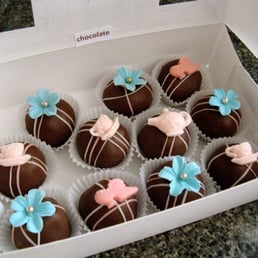 Mother's Day cake balls Mother's Day cake balls