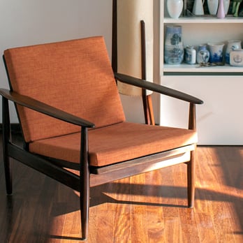 Polsterei Jünemann - Für diesen Klassiker aus den 60ern wurden super Sitzkissen aus authentischem Stoff gefertigt. - Furniture Reupholstery Near Me - Eichwalde, BW Polsterei Jünemann - Für diesen Klassiker aus den 60ern wurden super Sitzkissen aus authentischem Stoff gefertigt. - Furniture Reupholstery Near Me - Eichwalde, BW