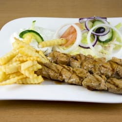 Corfu Grill - Souvlaki Pommes Zaziki Beilagensalat