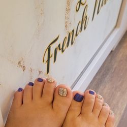 Lee French Nails