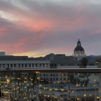 Osa Rooftop - caught the sunset - Bars Near Me - Pasadena, California