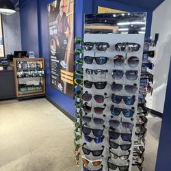 SKECHERS Warehouse Outlet