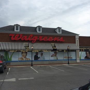 Walgreens - the front of a walgreens store - Drugstores Near Me - Bay Village, Ohio