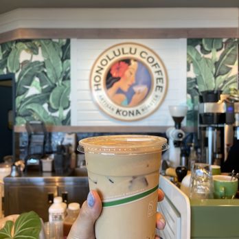 Honolulu Coffee - Sheraton Waikiki Poolside - Iced vanilla latte - Bakeries Near Me - Honolulu, Hawaii