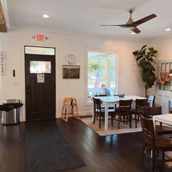 Hatties Coffee House - Larger seating area
