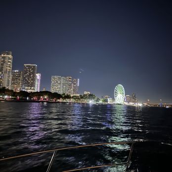Distraction Yachts - Boat Tours Near Me Distraction Yachts - Boat Tours Near Me