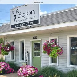 Salon One Two One - Hair salon right off of Chicago drive