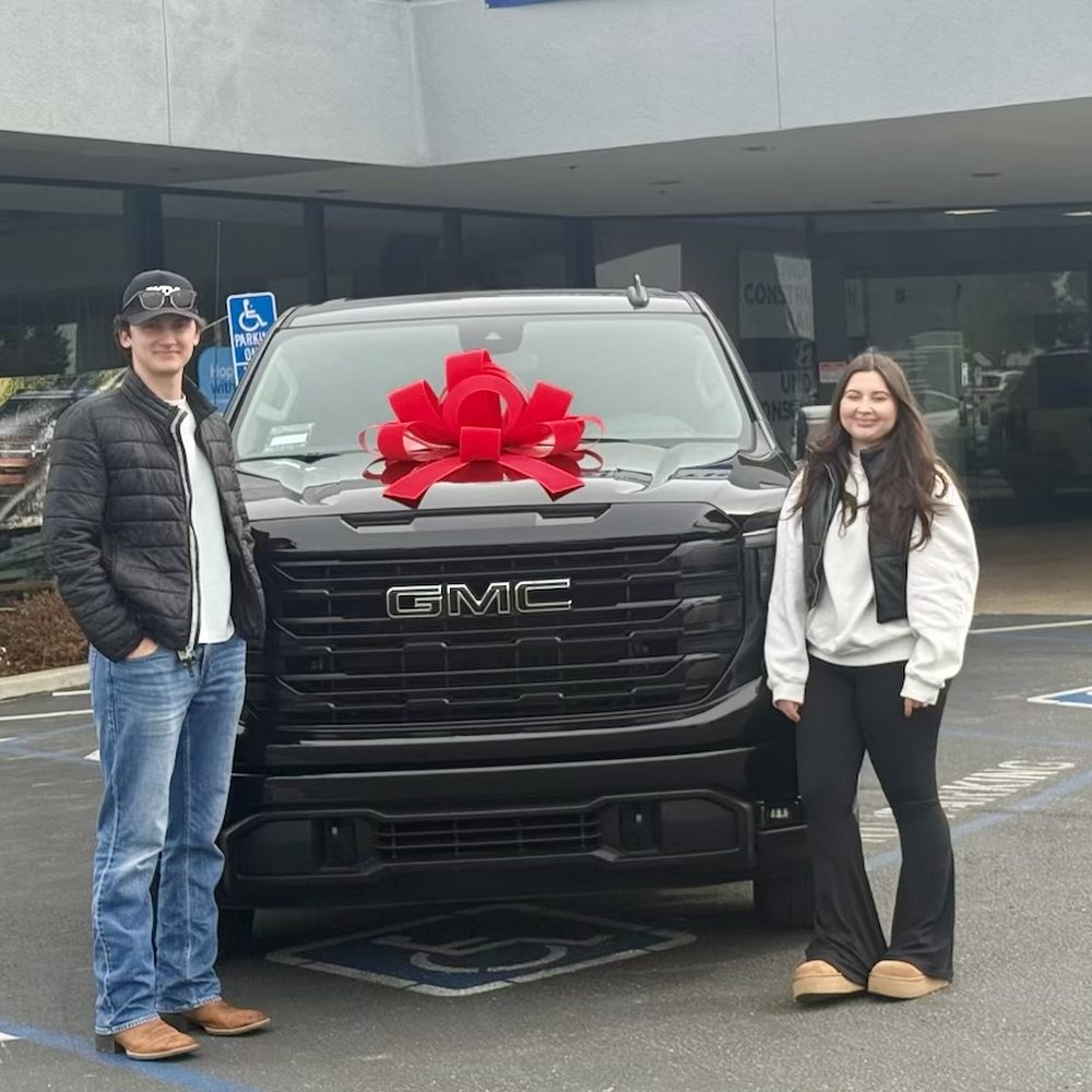 Fremont Hyundai - Very happy couple! - Car Dealers Near Me - Fremont, California