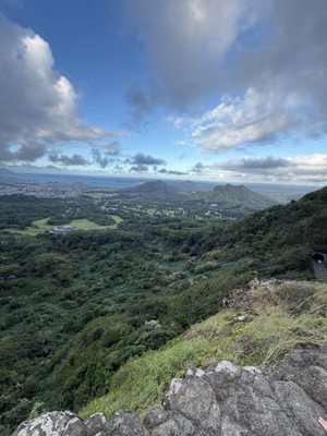 Nuʻuanu Pali Lookout by null