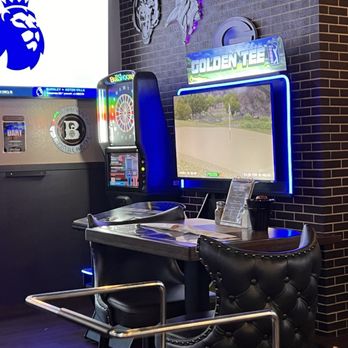 Four Corners Taphouse - Sports Bars Near Me - Peoria, Arizona
