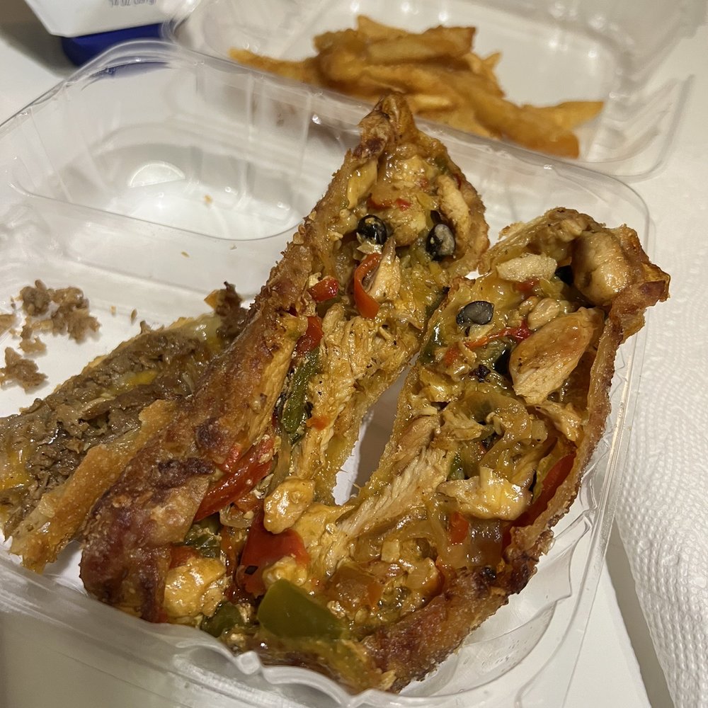World Famous - Fajita chicken egg roll - Food Trucks Near Me - Lauderdale Lakes, Florida