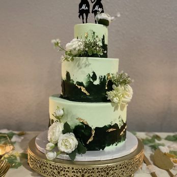 Rum Cakes Factory - Custom 3 tiered wedding cake - Bakeries Near Me - Plano, Texas Rum Cakes Factory - Custom 3 tiered wedding cake - Bakeries Near Me - Plano, Texas