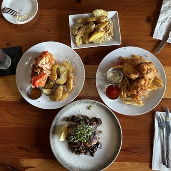 Hook & Anchor - Fish n Chips, Lobster Roll, Halibut w/ potatoes and mushrooms - Seafood Near Me - Costa Mesa, California