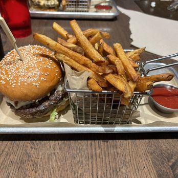 5280 Burger Bar - The PERFECT BURGER with SMALL FRIES - Burgers Near Me - Denver, Colorado