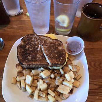 Tack House Pub - Egg sandwich with bacon and cheddar - Breakfast & Brunch Near Me - Lexington, Kentucky