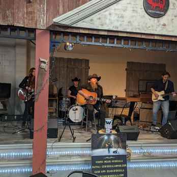 Boss Hogg's BBQ & Catering - Carl and the Whistle Punks - Barbeque Near Me - Winlock, Washington