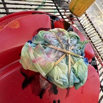 The Pinecrest Hub - Working on my tie-dye shirt with some expert instruction for patterns and colors. - Bike Rentals Near Me - Pinecrest, California