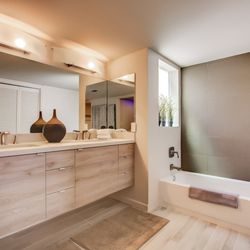 DroneWorks - Example of a listings bathroom photo. Call us for your home today.