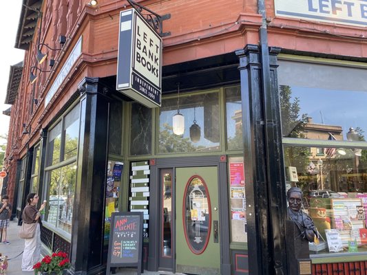 Left Bank Books by null