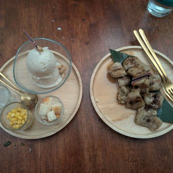 Mahanakhon Noodle Bar - Coconut ice cream and grilled banana - Thai Near Me - Chicago, Illinois