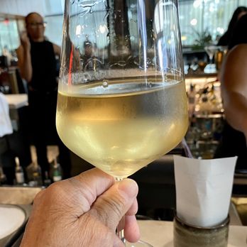 JOEY Manhattan Beach - One of the HH Chardonnays - New American Near Me - Manhattan Beach, California JOEY Manhattan Beach - One of the HH Chardonnays - New American Near Me - Manhattan Beach, California
