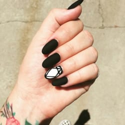 Nail It With Laura - Matte black diamond nice!