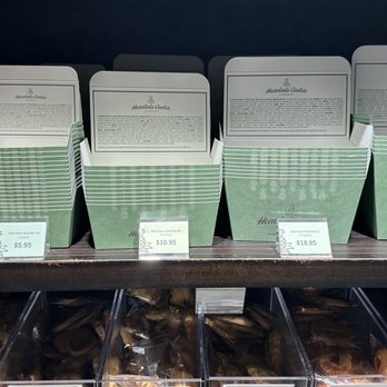 Honolulu Cookie Company - Desserts Near Me - Honolulu, Hawaii
